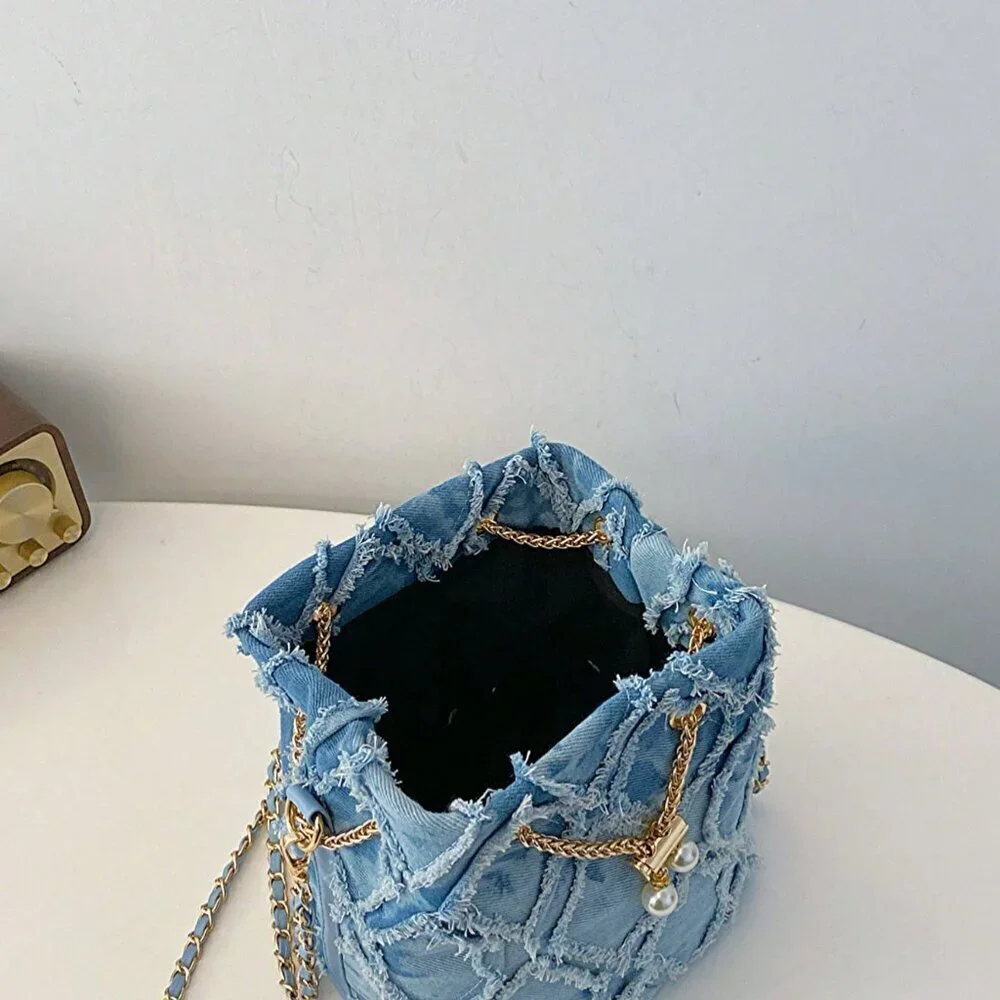 Blue Diamond Lattice Women's One-Shoulder Bucket Bag With Metal Drawstring